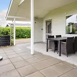 4 Star In Hejls-by Traum *
