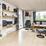 4 Star In Hejls-by Traum *