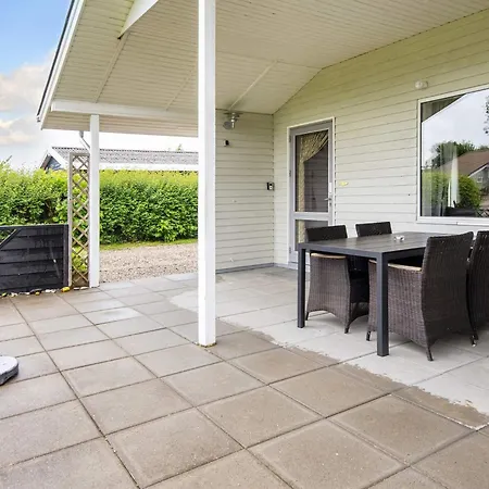 4 Star In Hejls-by Traum *