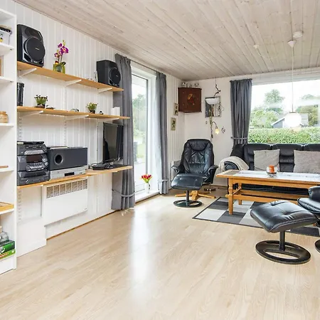 4 Star In Hejls-by Traum *